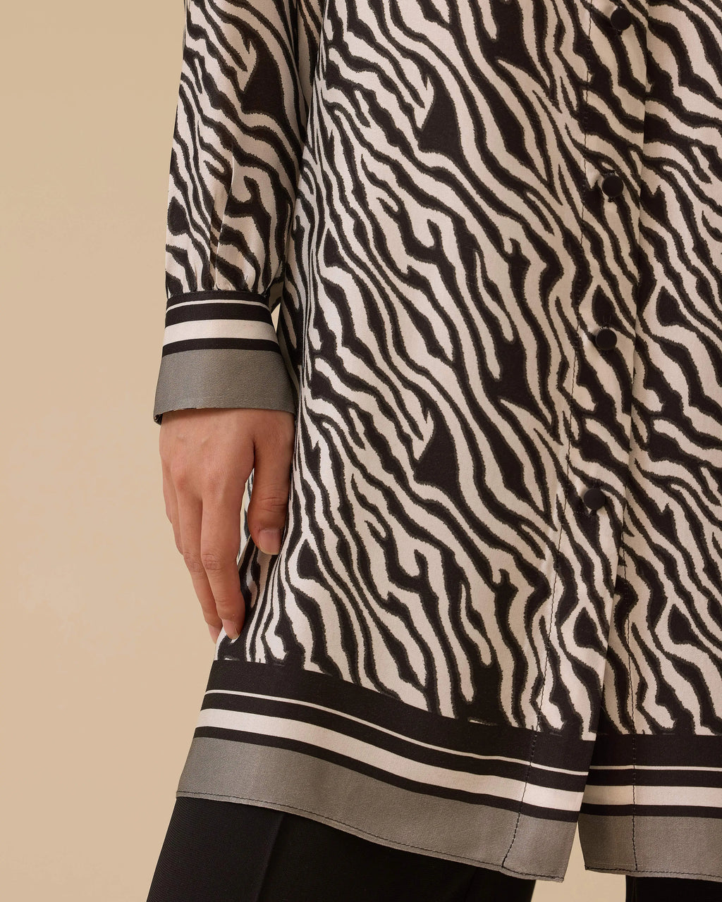 Zebra Desenli Tunik Fular Detaylı