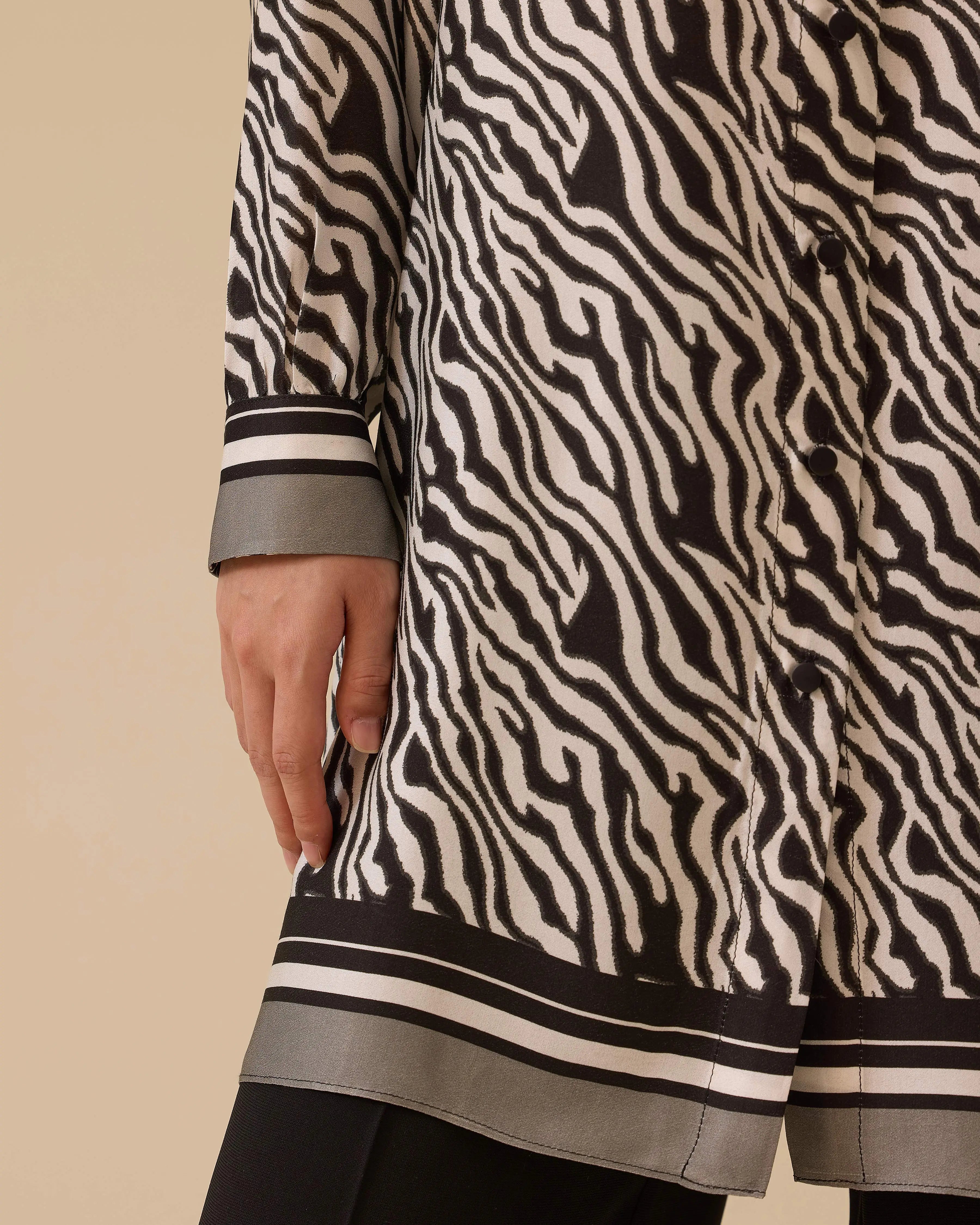 Zebra Desenli Tunik Fular Detaylı